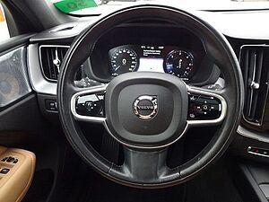 Volvo  D5 Inscription AWD Standhz ACC HUD Pano B&W