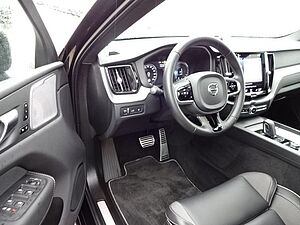 Volvo  T8 R Design Plug-In AWD AHK B&W Pano ACC