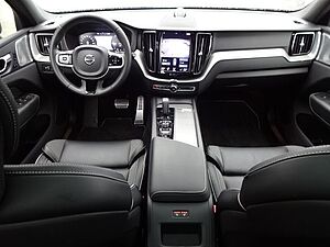 Volvo  T8 R Design Plug-In AWD AHK B&W Pano ACC