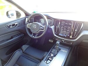 Volvo  T4 R Design 2WD ACC BLIS Navi H/K