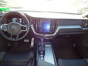 Volvo  T4 R Design 2WD ACC BLIS Navi H/K