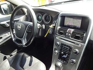 Volvo  D5 Summum AWD AT AHK ACC PANO BLIS