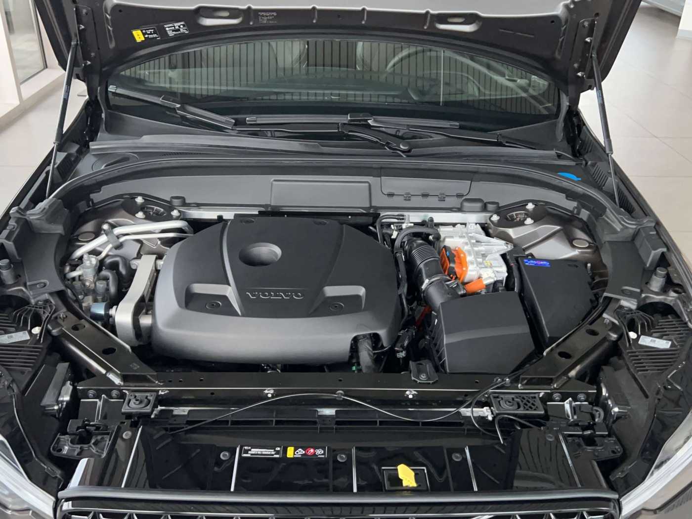 Volvo  T8 Plug-In Hybrid AWD Ultimate Dark Recharge