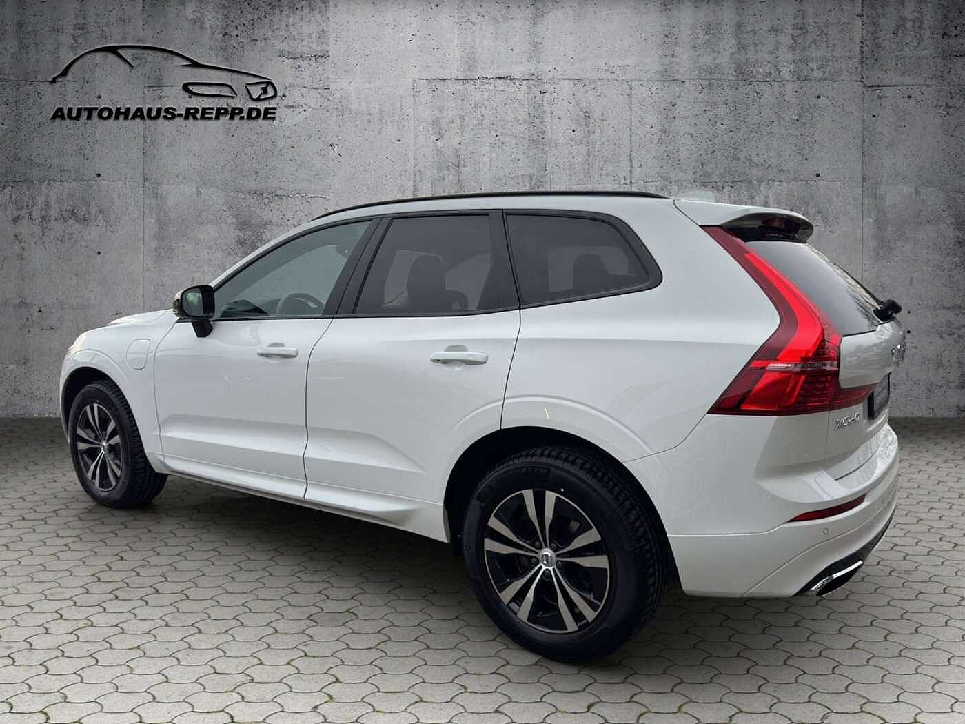 Volvo  T6 AWD R-DESIGN Expression Recharge Plug-In Hybrid