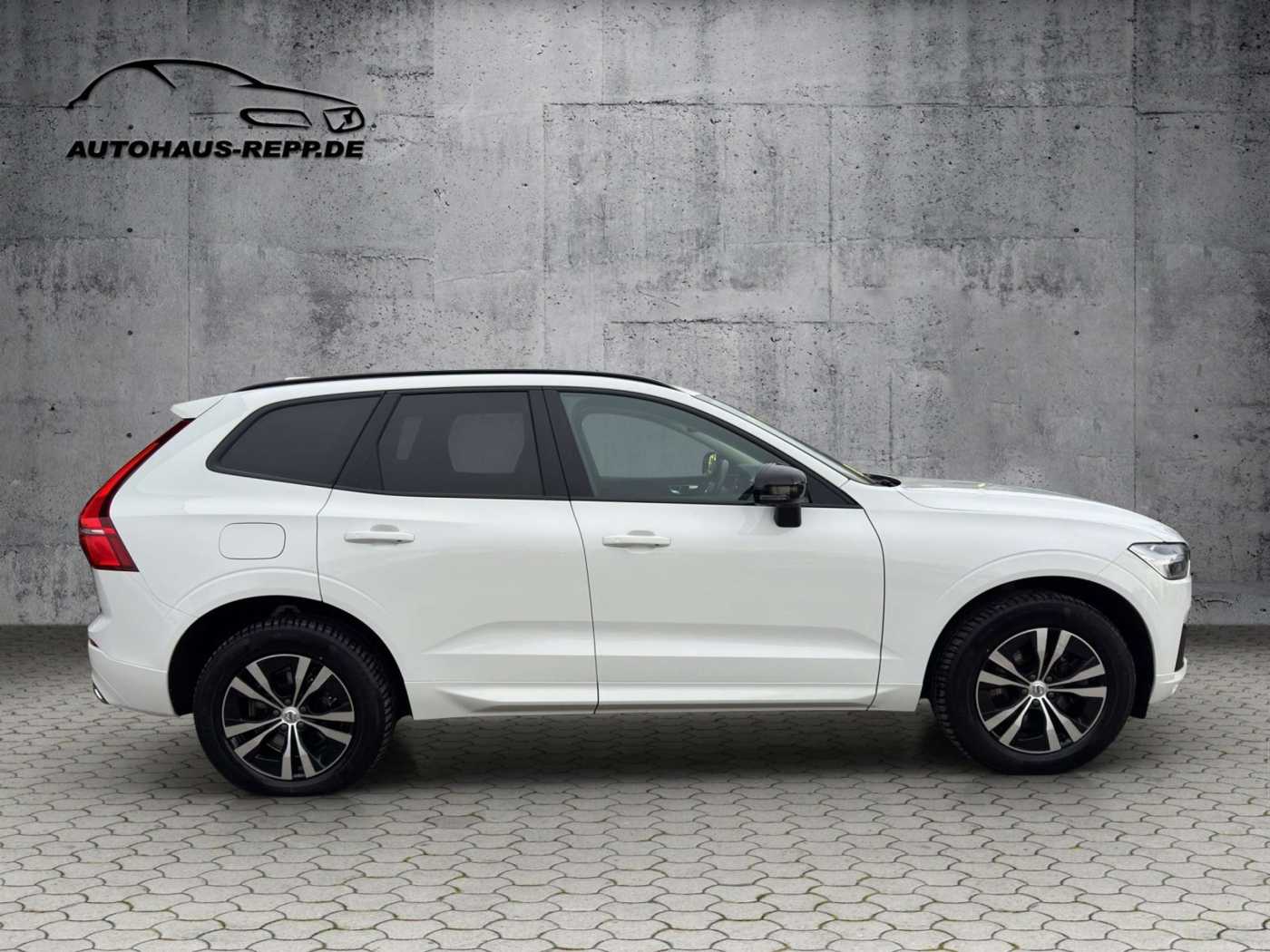 Volvo  T6 AWD R-DESIGN Expression Recharge Plug-In Hybrid