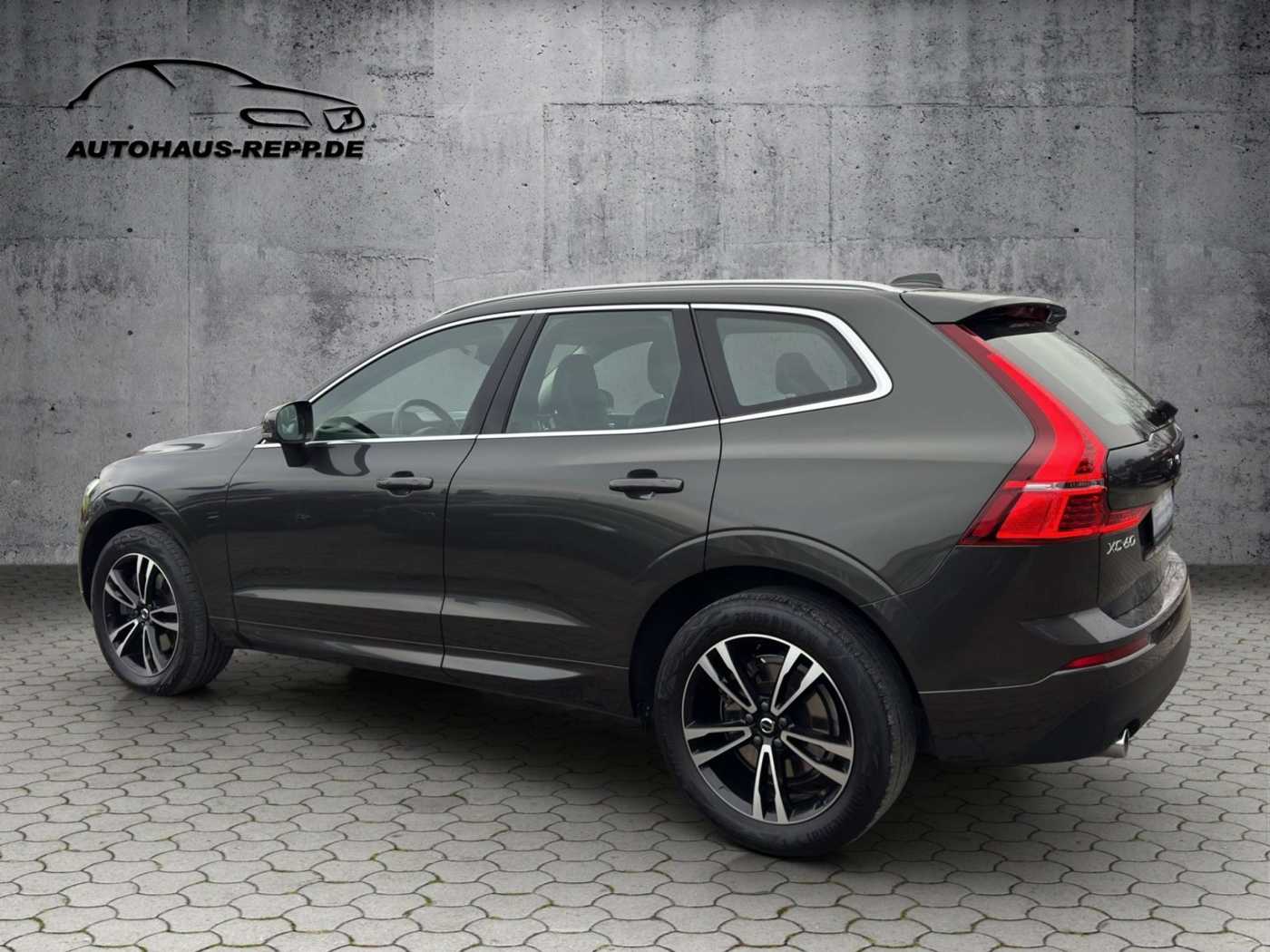 Volvo  T5 AWD Momentum Pro / *LICHT-PAKET