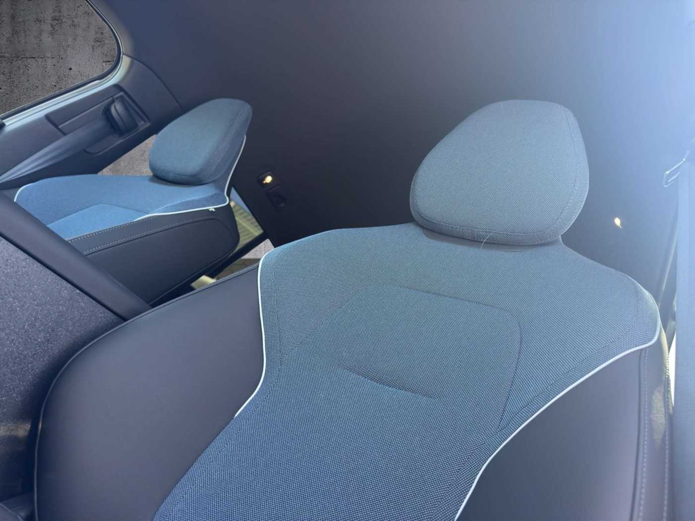 Volvo  Single Motor Extended Range Plus Pure Electric