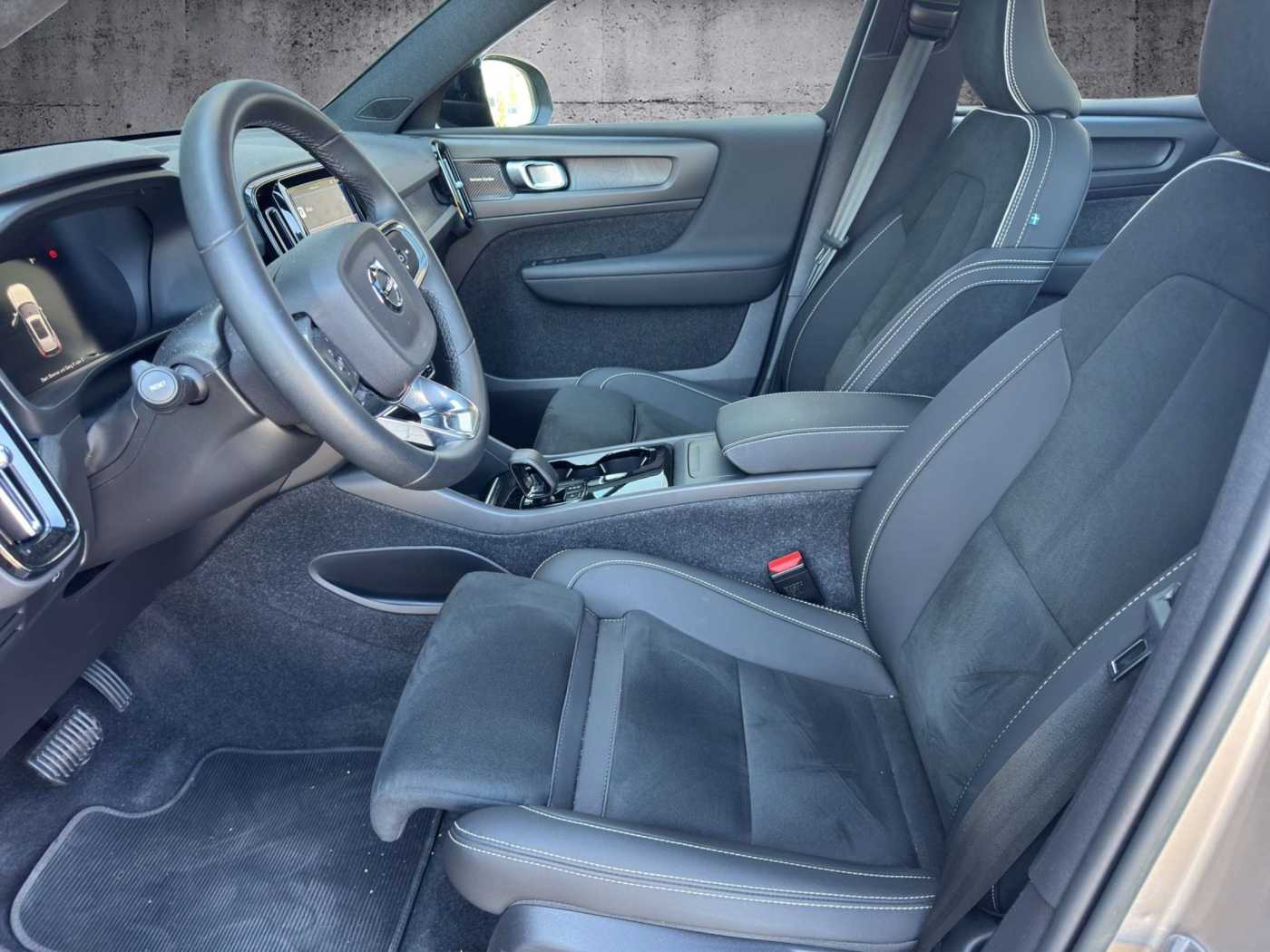 Volvo  Ultimate Recharge Pure Electric AWD