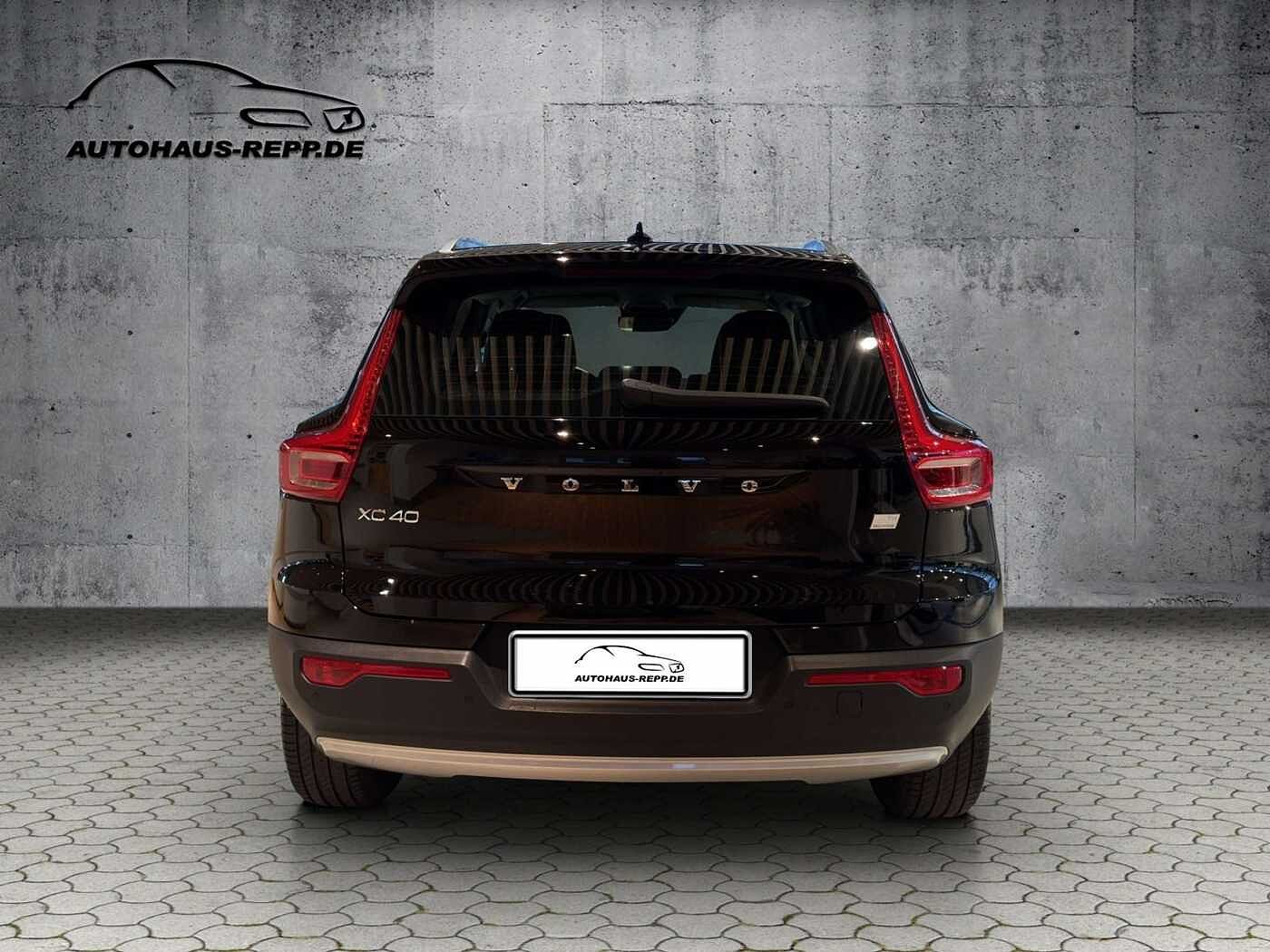 Volvo  T4 Recharge Inscription Expression