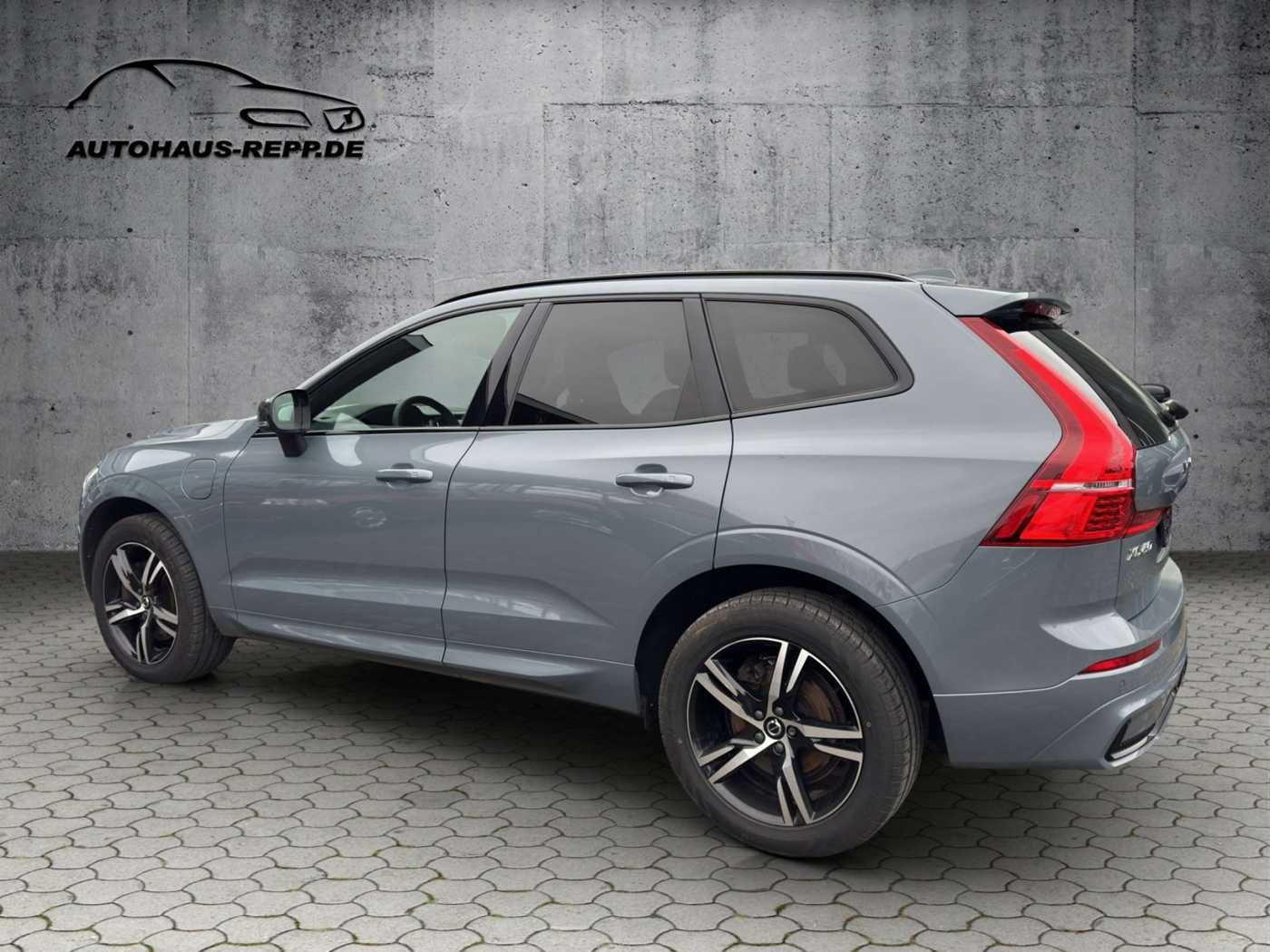 Volvo  T8 AWD Recharge R-DESIGN / Plug-in Hybrid