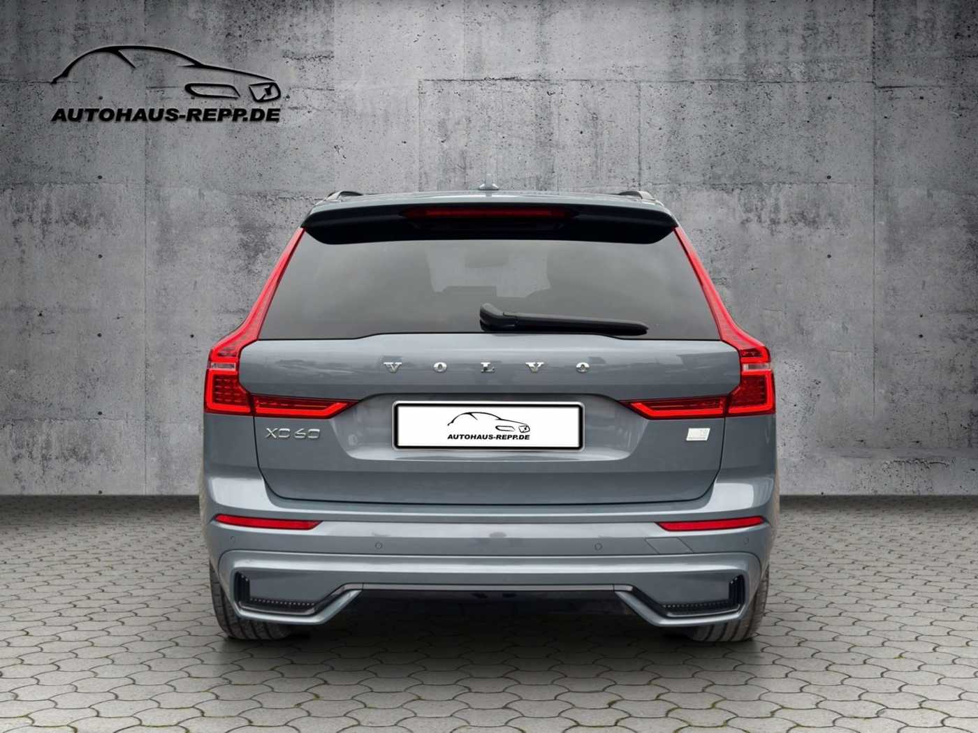 Volvo  T8 AWD Recharge R-DESIGN / Plug-in Hybrid