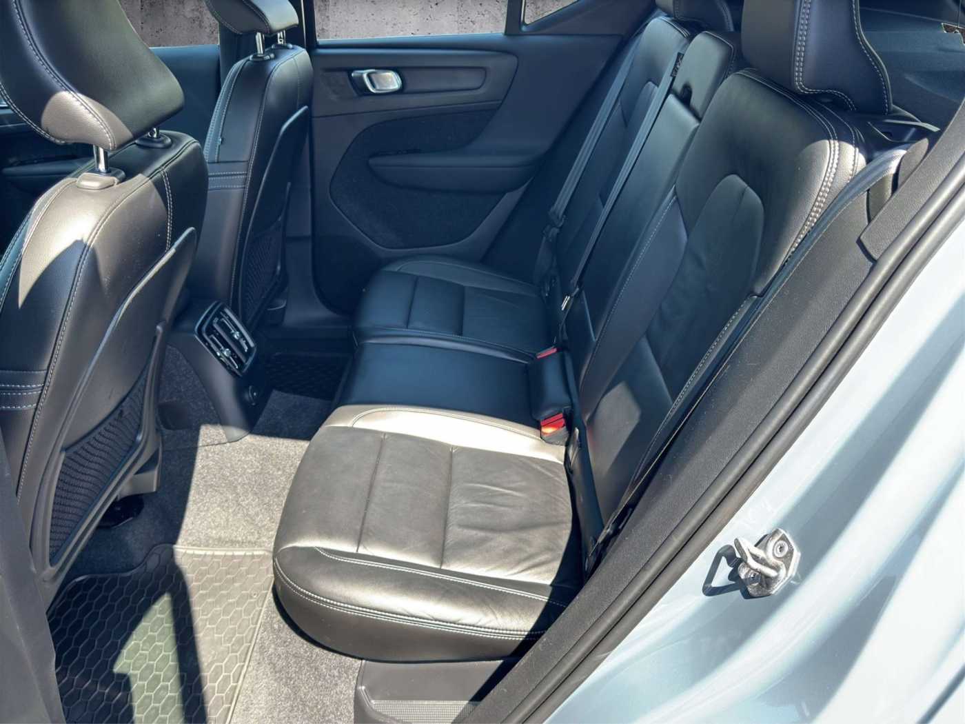 Volvo  T4 Recharge Inscription Plug-In Hybrid FWD