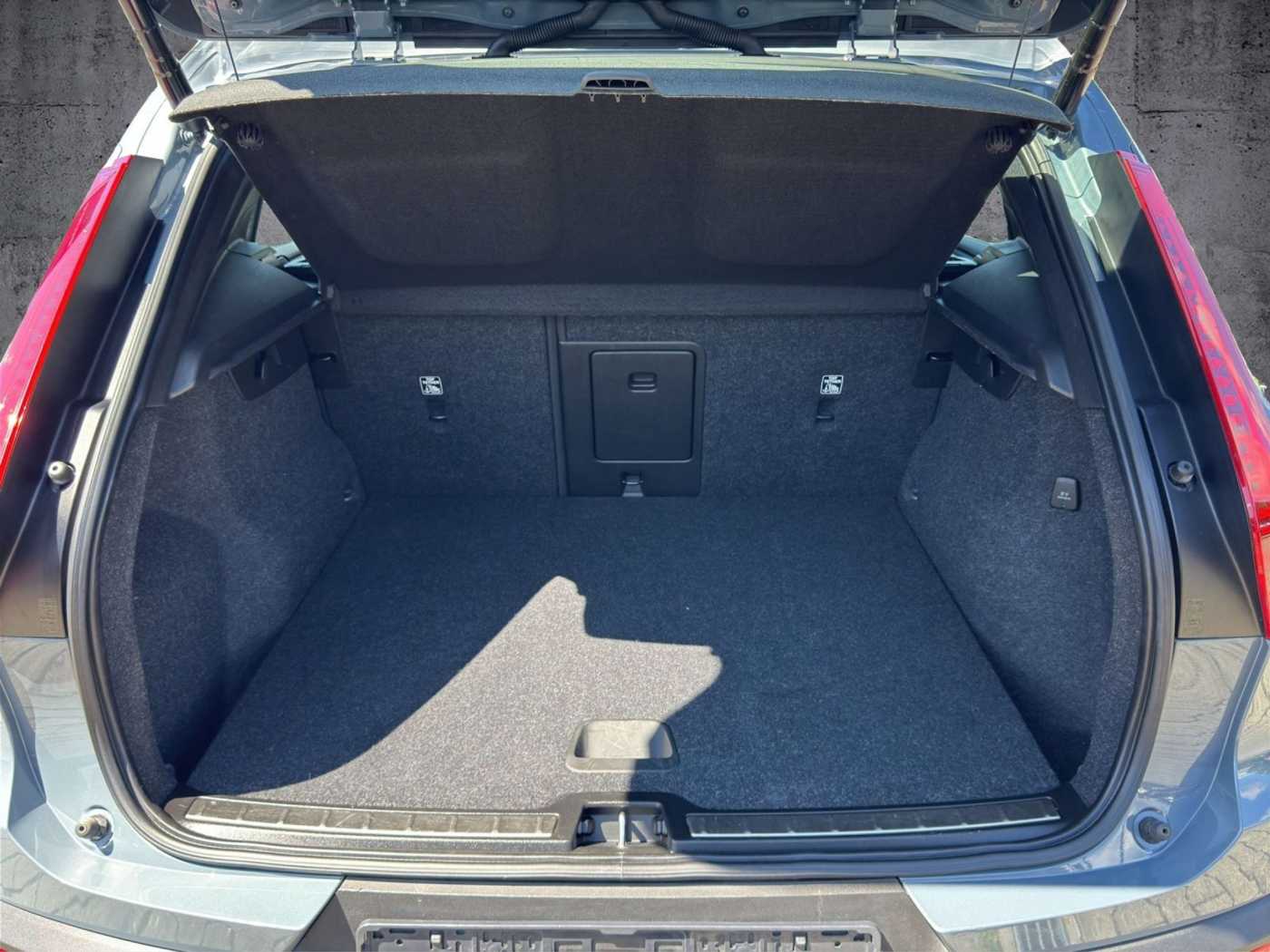 Volvo  T4 Recharge Inscription Plug-In Hybrid FWD