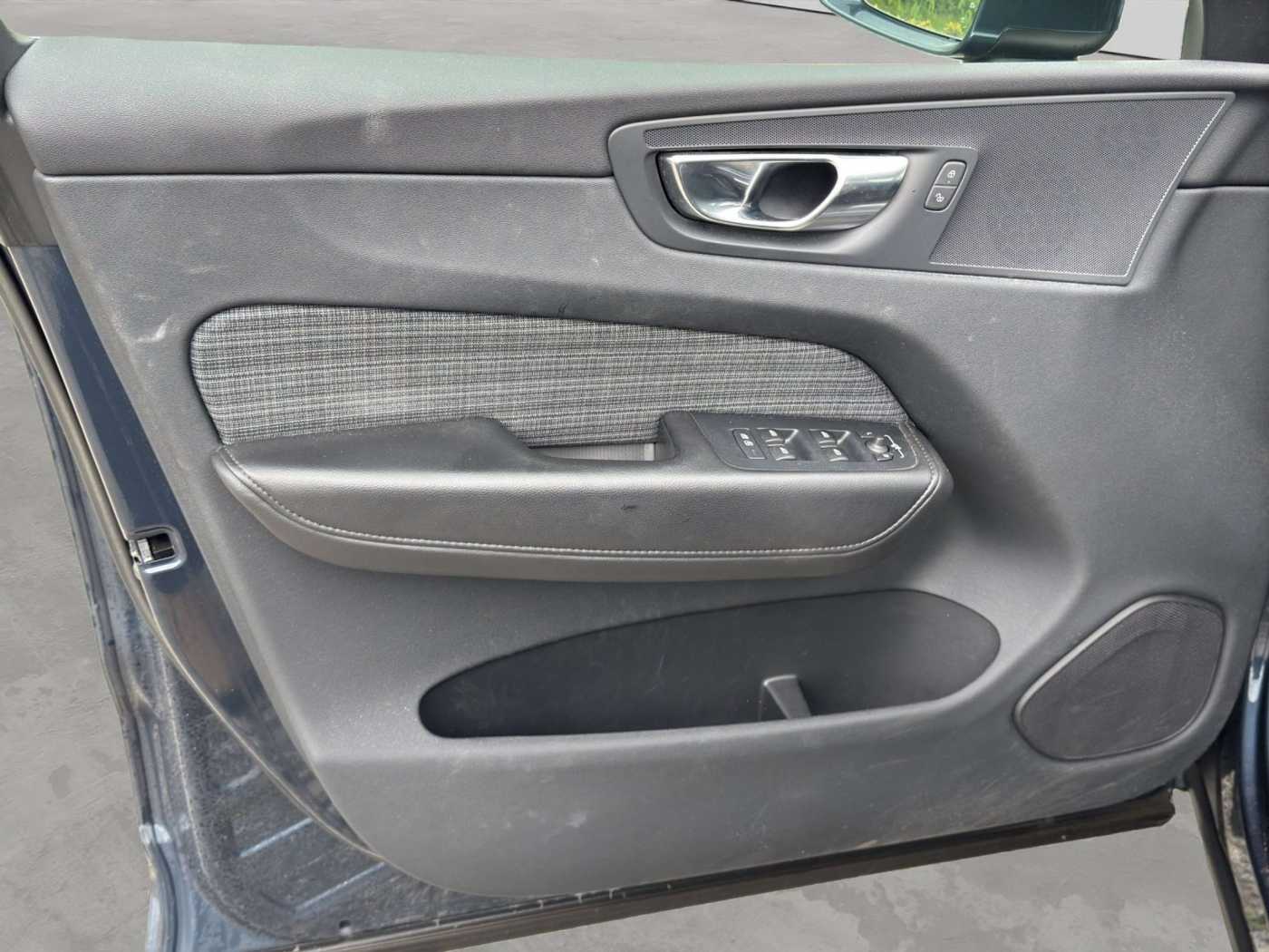 Volvo  B4 Diesel Mild-Hybrid Core 2WD