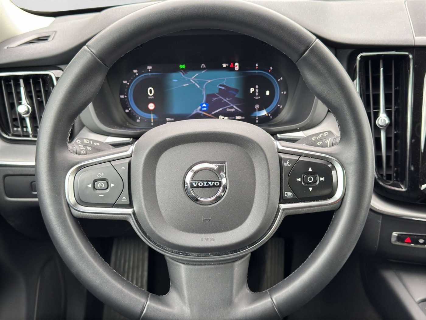 Volvo  B4 Diesel Mild-Hybrid Core 2WD