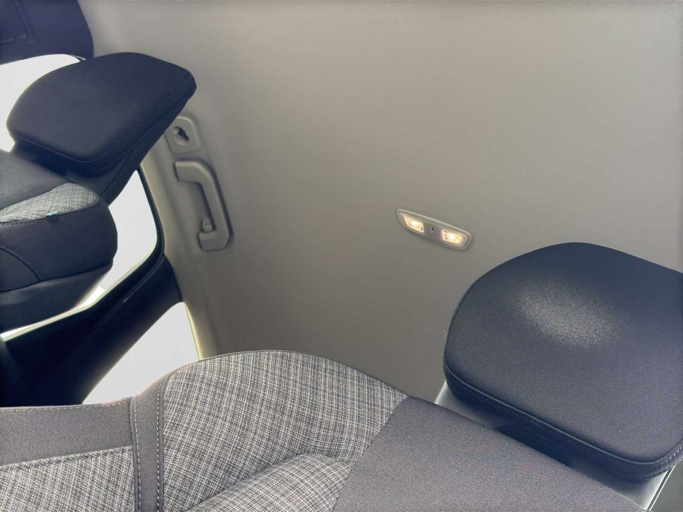 Volvo  B4 Diesel Mild-Hybrid Core 2WD