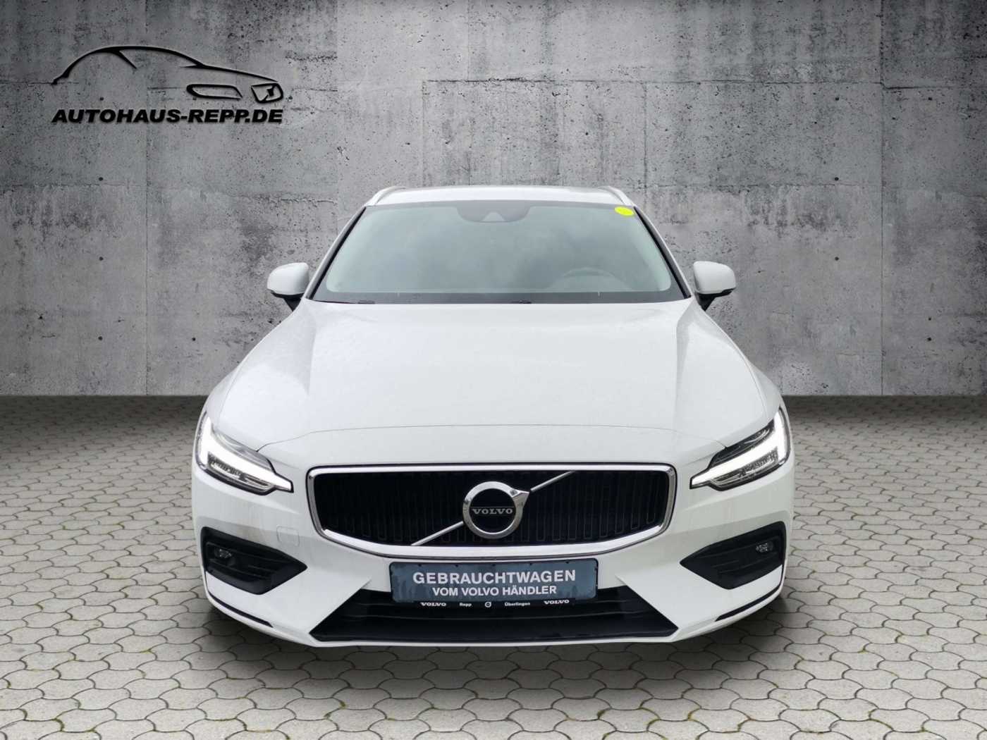 Volvo  D4 Momentum Pro