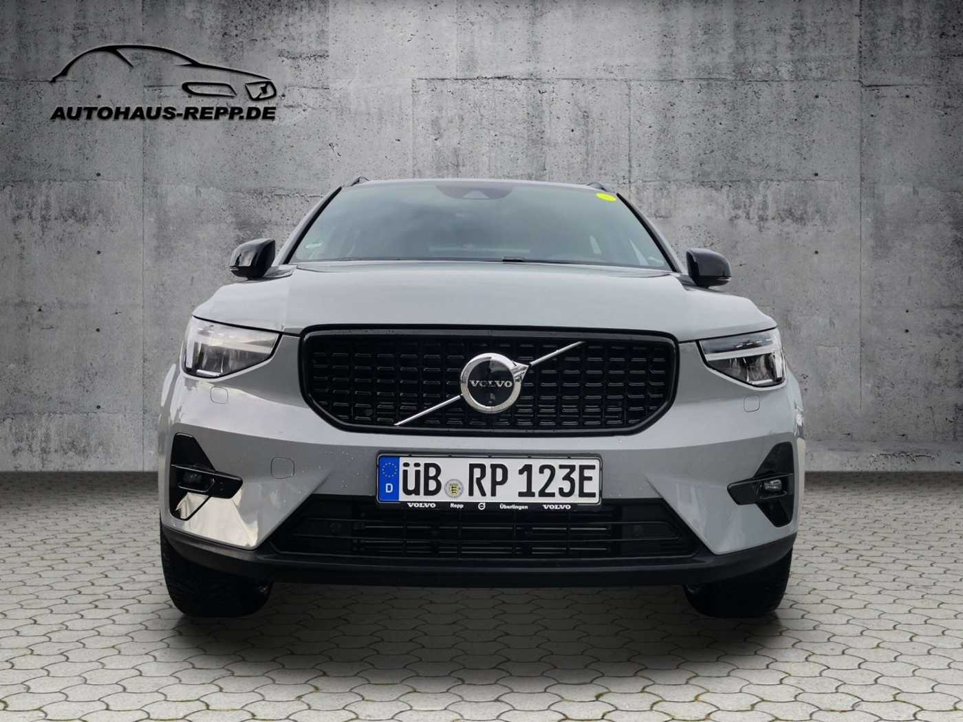 Volvo  T4 Plug-In Hybrid 2WD Plus Dark Recharge