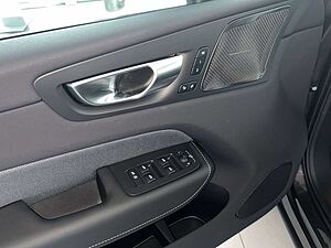 Volvo  T8 Plug-In Hybrid AWD Ultimate Dark Recharge