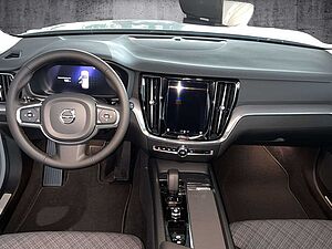 Volvo  B3 Mild Hybrid Benzin / Core