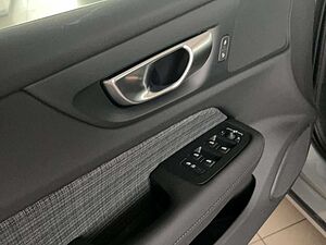Volvo  B3 Mild Hybrid Benzin / Core