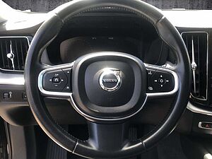 Volvo  D4 Momentum AWD