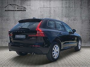 Volvo  D4 Momentum AWD