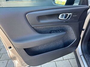 Volvo  Ultimate Recharge Pure Electric AWD