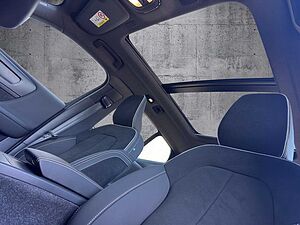Volvo  Ultimate Recharge Pure Electric AWD