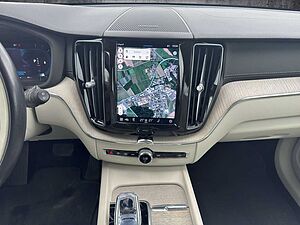 Volvo  B5 AWD Benzin Inscription  / Licht-Paket