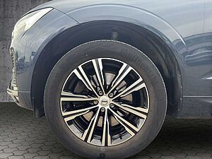 Volvo  B5 AWD Benzin Inscription  / Licht-Paket
