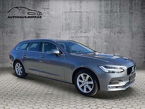 Volvo  D4 Momentum / Automatikgetriebe