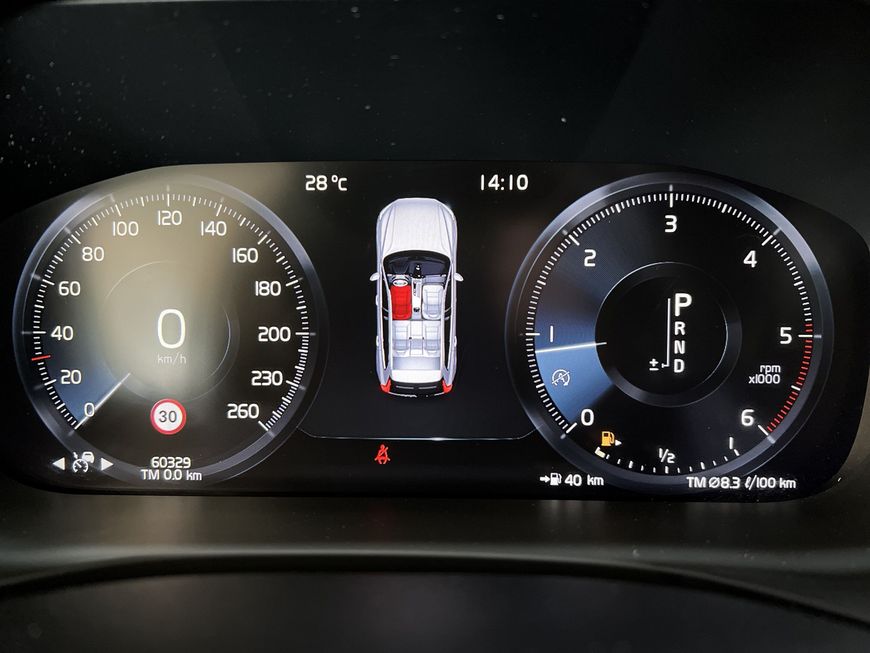 Volvo  D4 R-Design Aut PilotAssist BLIS Navi Voll-LED Kamera