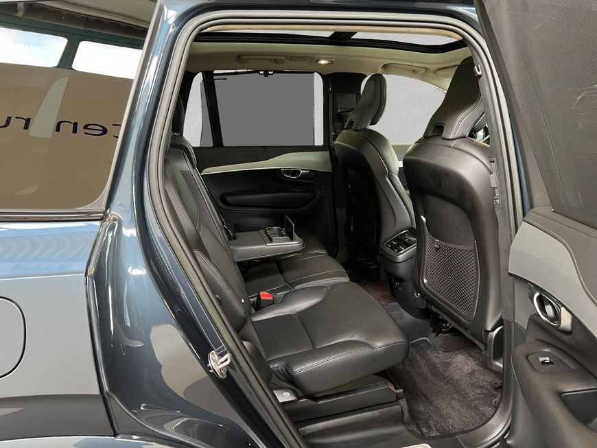 Volvo  Ultimate Dark
