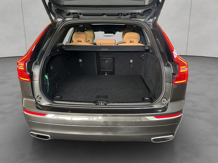 Volvo  T8 Twin-Engine AWD  Glasd PilotAssist