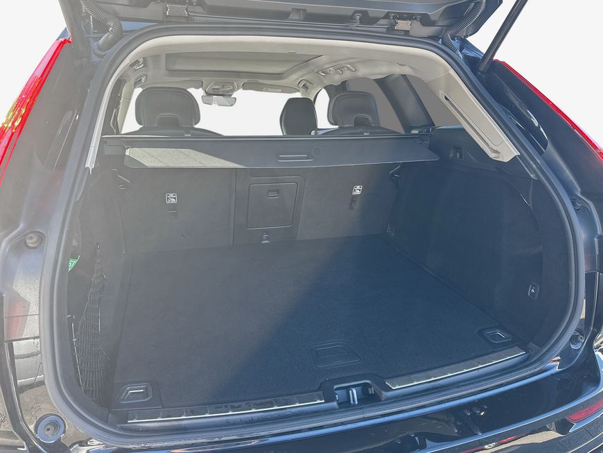 Volvo  Plus Dark