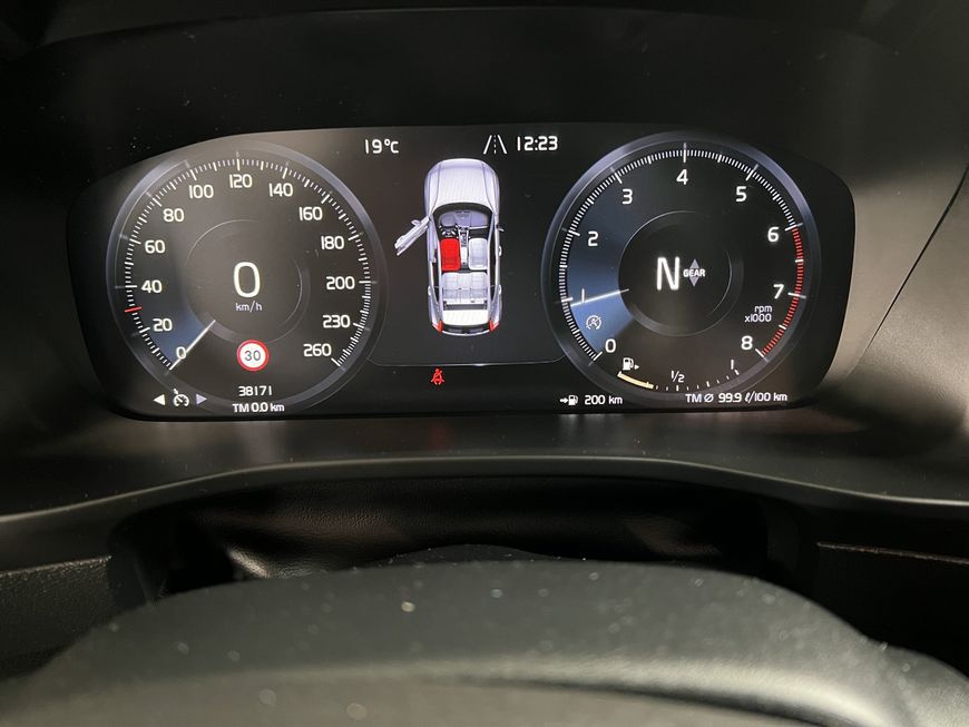 Volvo  Momentum Core