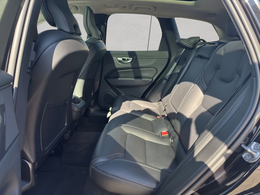 Volvo  Plus Dark