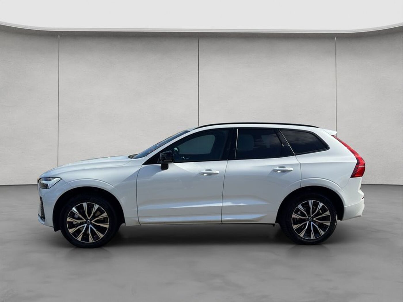 Volvo  Plus Dark