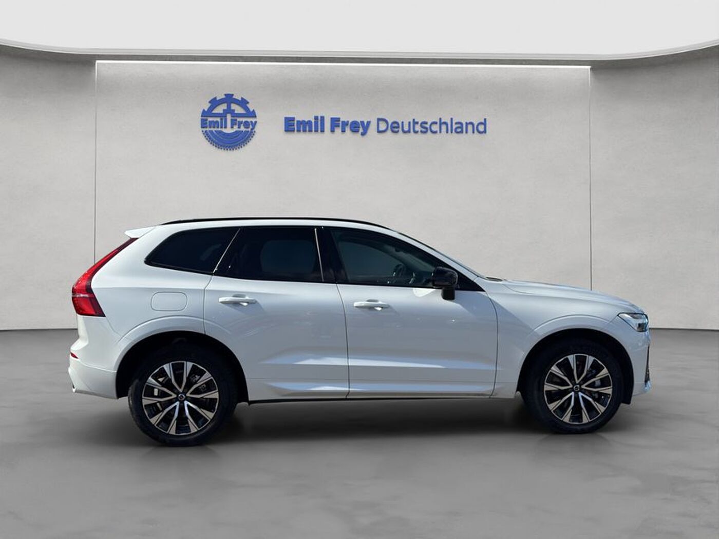 Volvo  Plus Dark