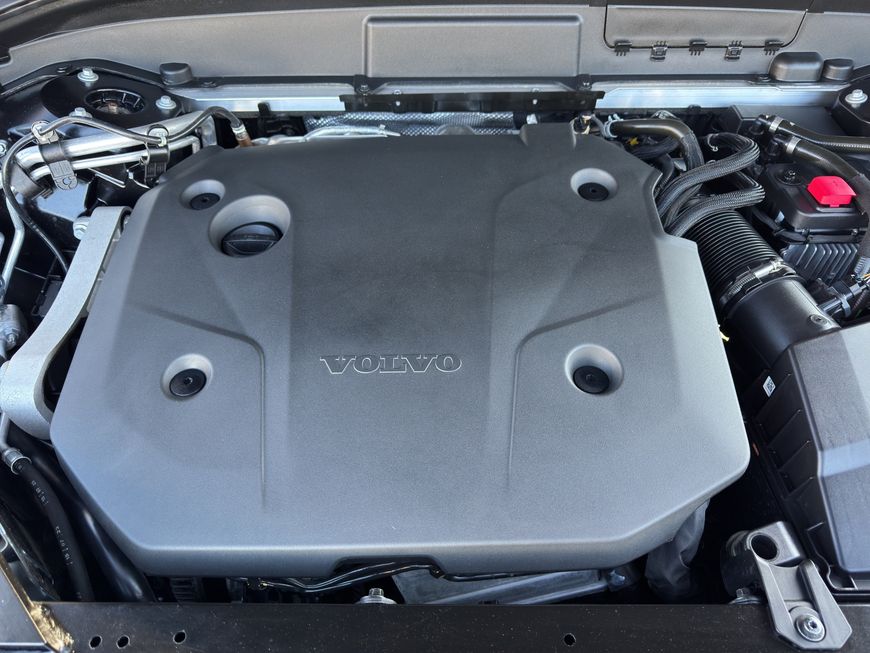 Volvo  Plus Dark