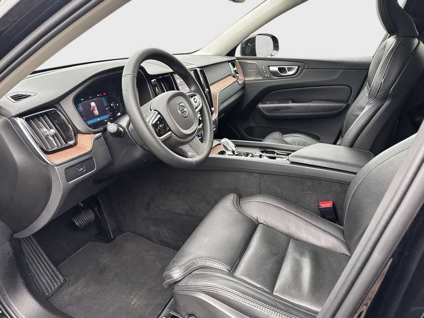 Volvo  Plus Dark