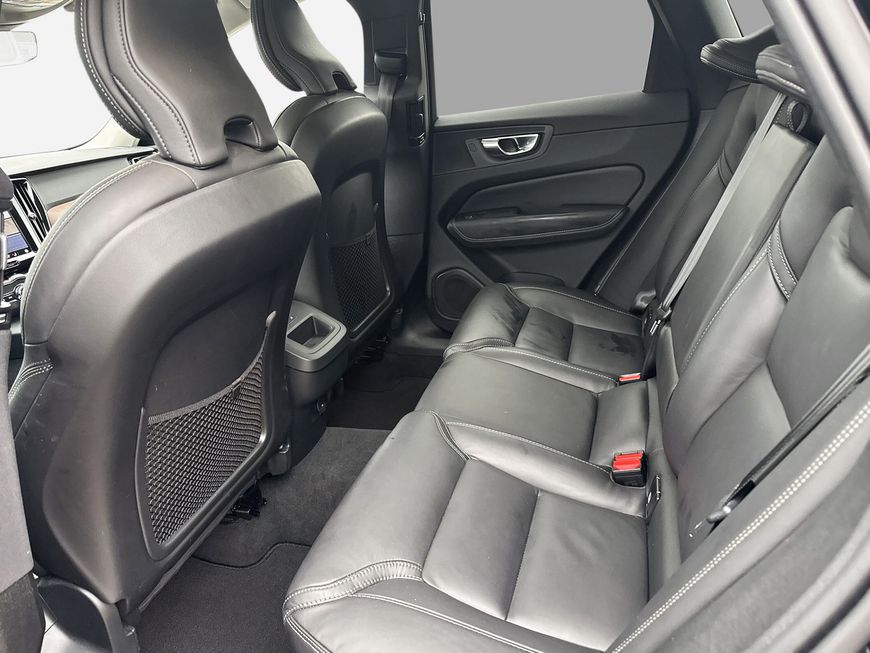 Volvo  Plus Dark