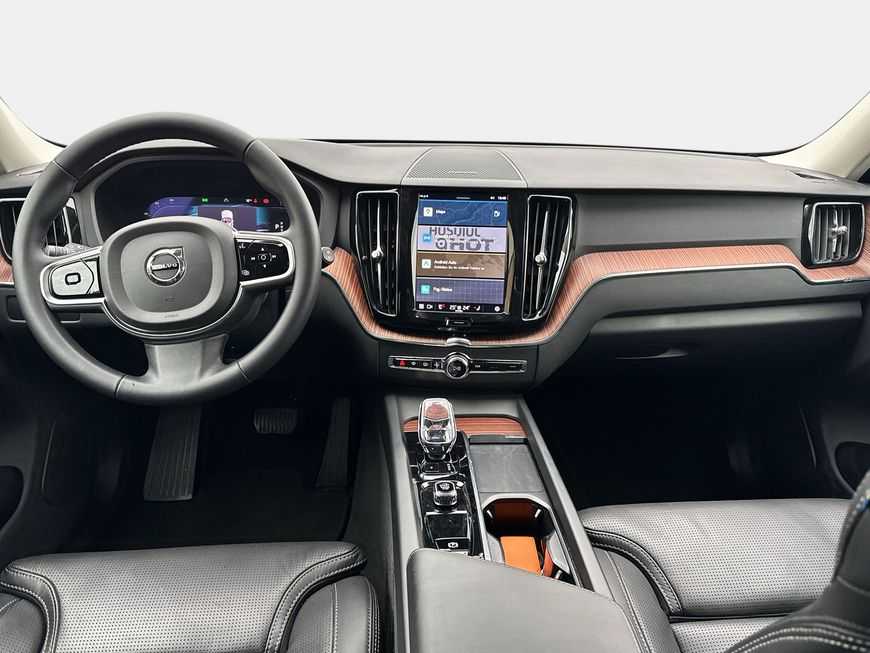 Volvo  Plus Dark