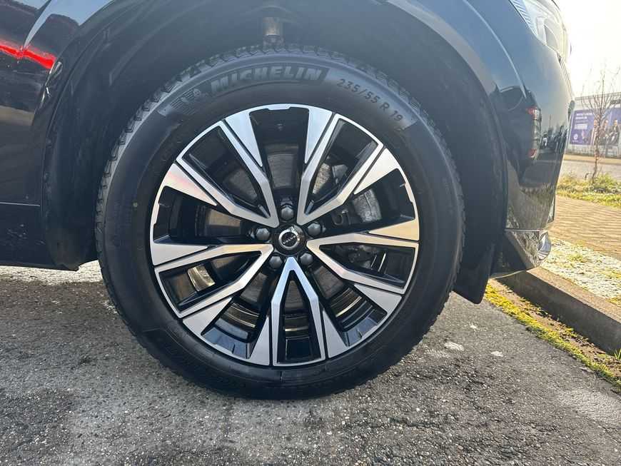 Volvo  Plus Dark