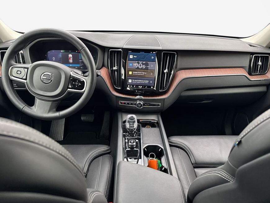 Volvo  Plus Dark