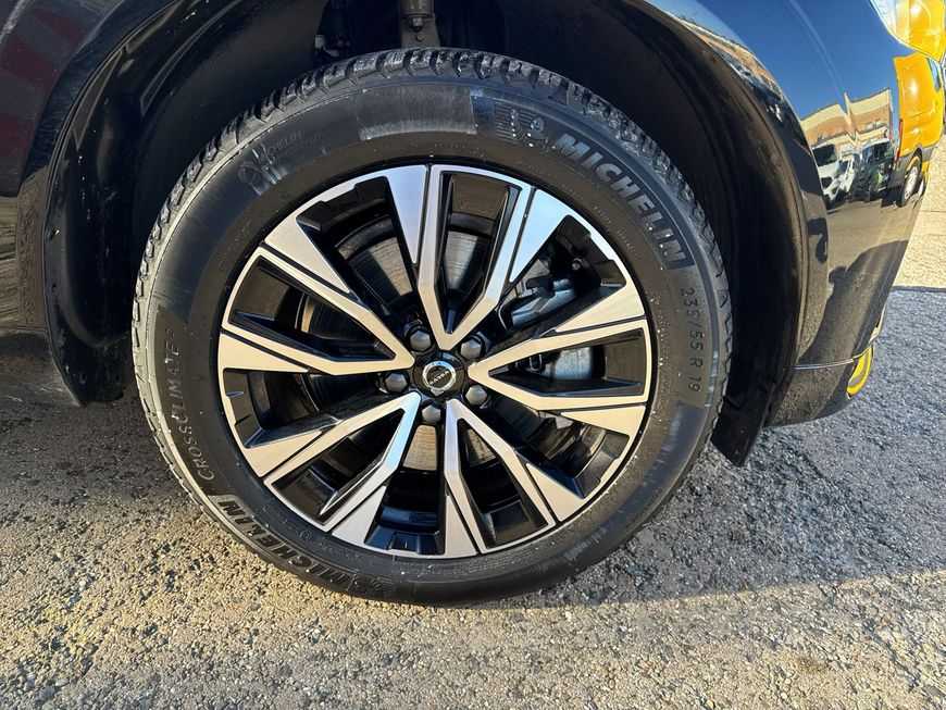 Volvo  Plus Dark