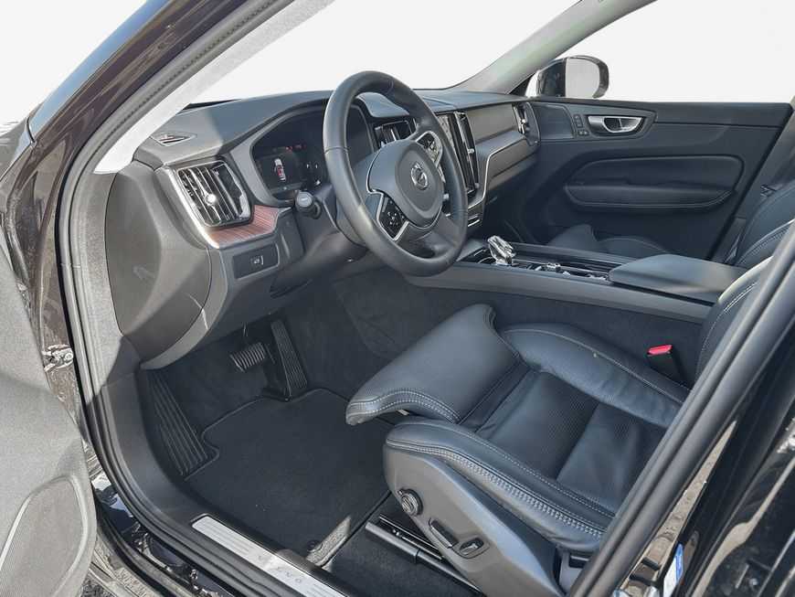 Volvo  Plus Dark