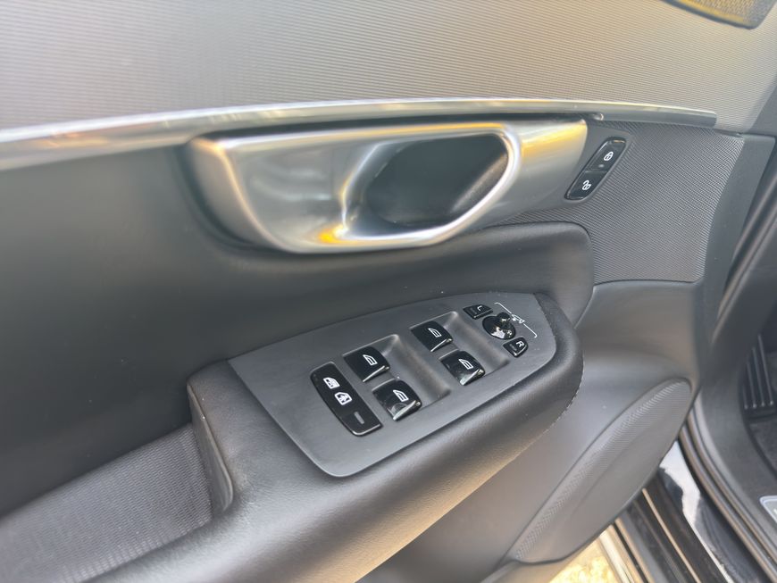 Volvo  Plus Bright