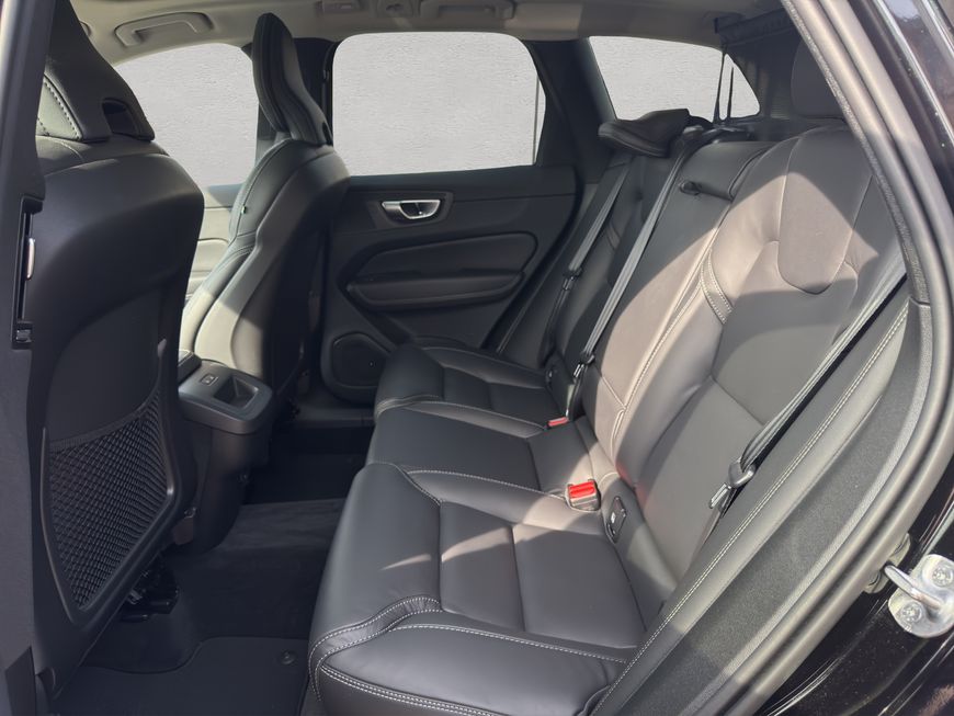 Volvo  Plus Dark